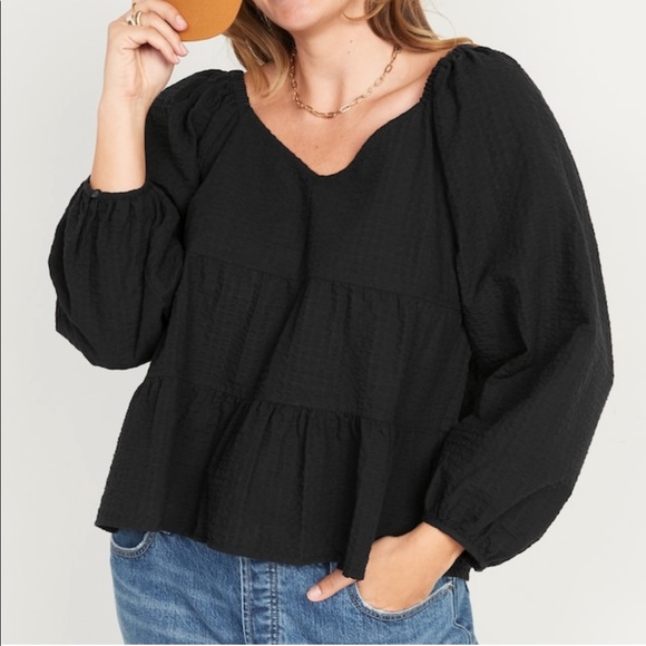Old Navy Tops - Old Navy Black Tiered Seersucker Swing Top. NWT. Size L.